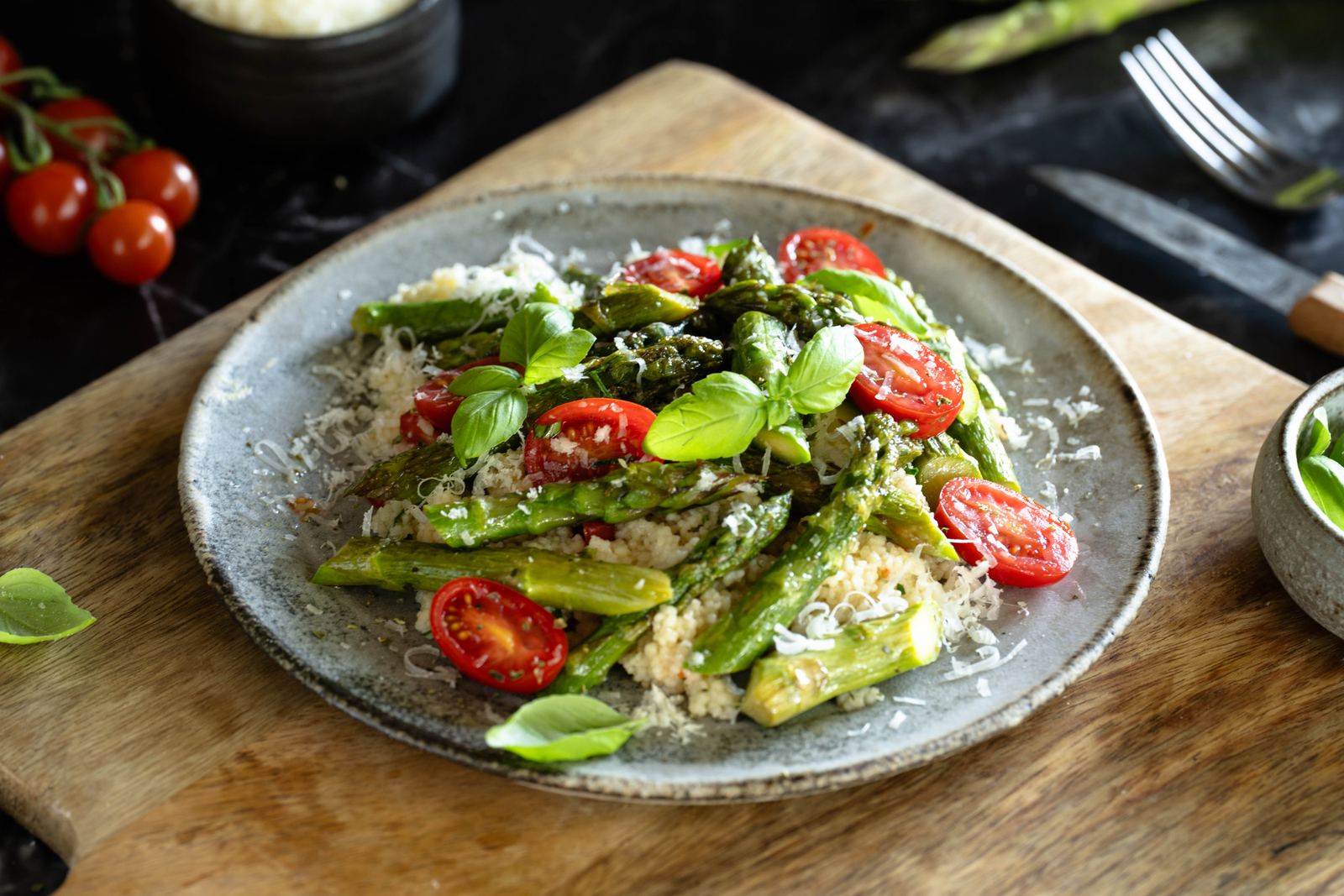 Grüner Spargel mit Couscous